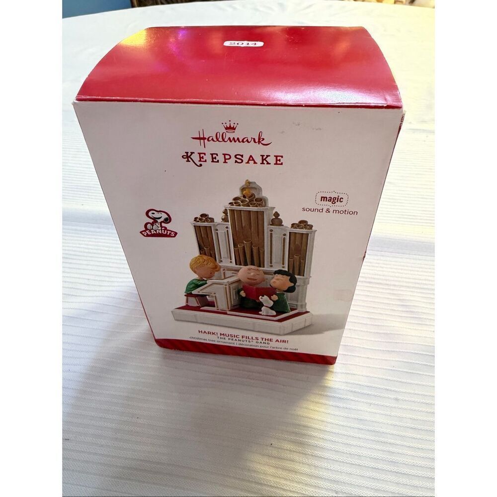 Hallmark 2014 Ornament Peanuts Gang HARK! MUSIC FILLS THE AIR Sound & Motion